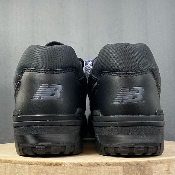 New Balance 550 Triple Black Sneaker shoe with Arch Support mens size 11 main image 4